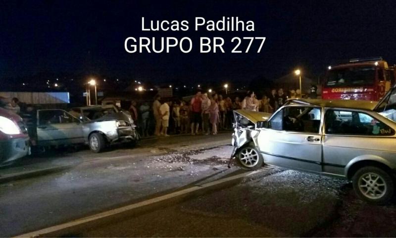 Motorista gravemente ferido em colisão frontal na PR 423