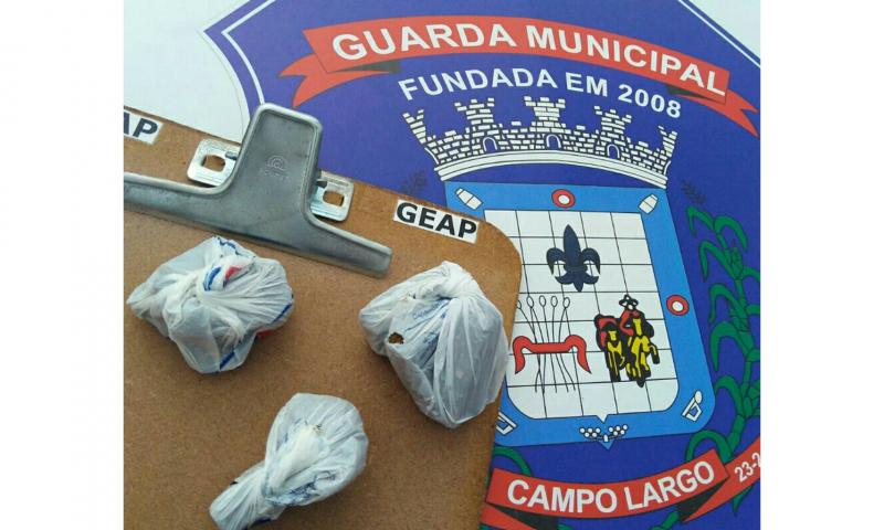 Menor apreendido pela Guarda Municipal com droga em escola