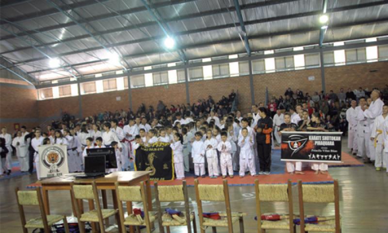 Copa Naja de Karatê reúne dez equipes