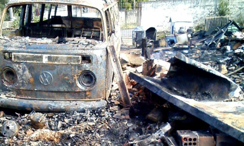 Residência consumida pelo fogo no Santa Rita e vítima precisa de ajuda