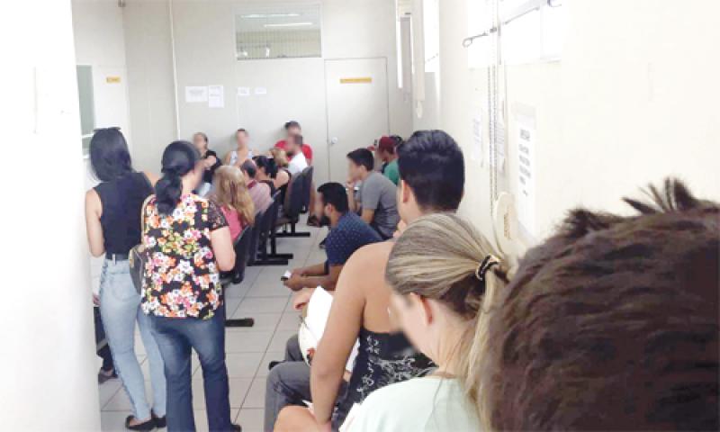 Público reclama atendimento ruim no Posta Restante dos Correios