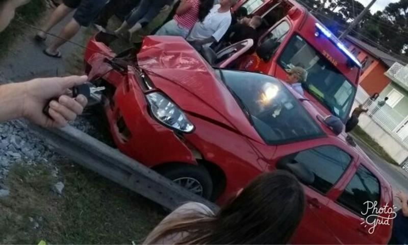Colisão em poste na PR 510 deixa um ferido