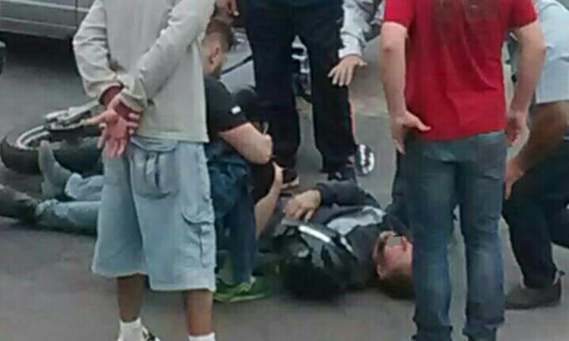Motociclista ferido em colisão na Rui Barbosa