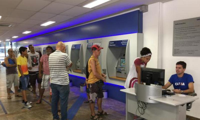 Bancos reabrem ao meio-dia e contas que venceram no carnaval podem ser pagas hoje