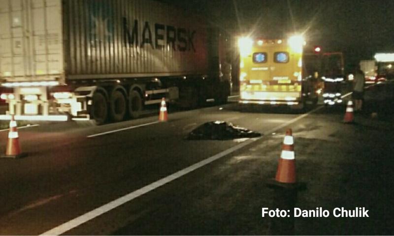 Homem morre atropelado próximo à passarela do Cercadinho