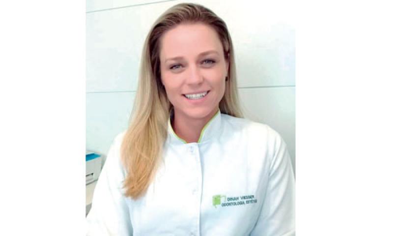Odontologista alerta para riscos de clareamentos dentais caseiros