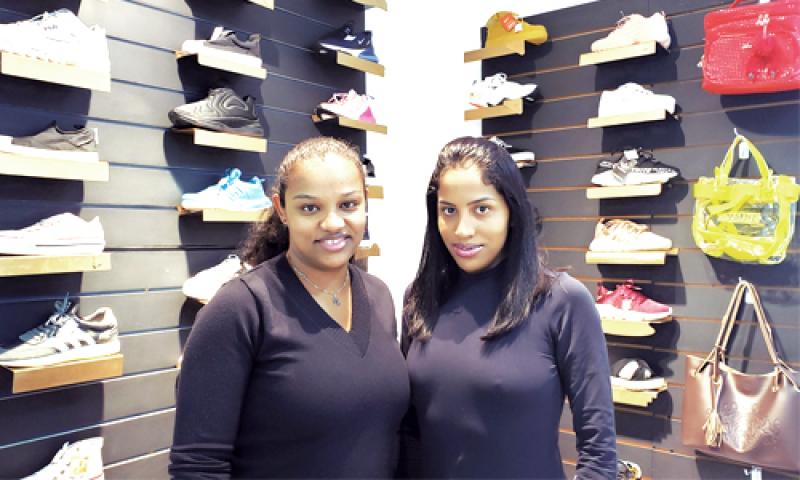 Grandes marcas de tênis com réplicas de R$ 50 a R$ 180 no Shopping Campo Largo