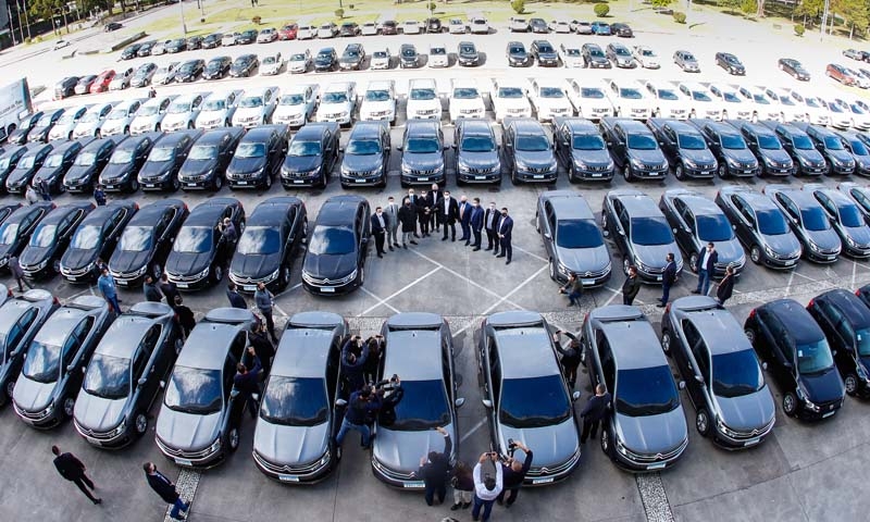Governo do Paraná entrega 110 novas viaturas para a Polícia Civil