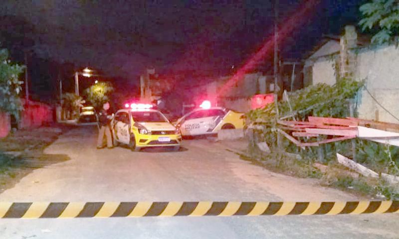 Morto a tiros no Jardim Itaqui e um dos atiradores é preso pela PM