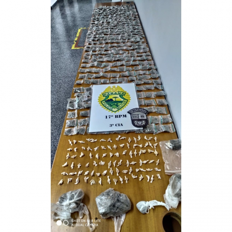 Motociclista foge da PM e dispensa bolsa com drogas no Partênope