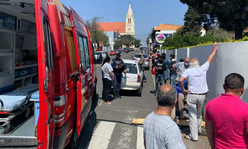 SIATE socorre mulher atropelada na esquina da Clotário com a Xavier