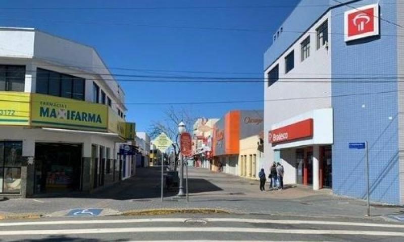 Comércio tem funcionamento autorizado neste sábado (08) por conta do Dia dos Pais
