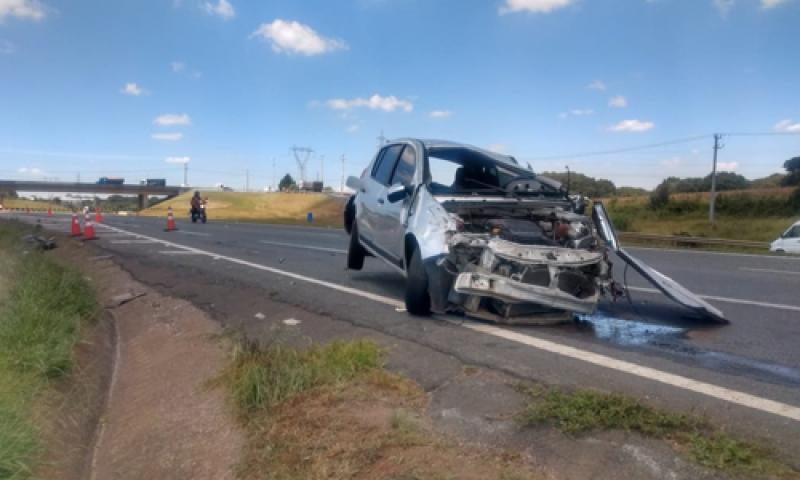 Rapaz morre em capotamento no Km 117 Norte e um outro fica em estado grave
