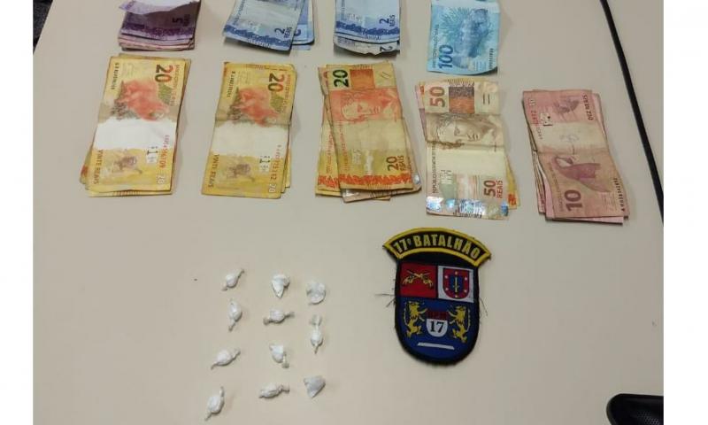 Jovem preso pela PM por tráfico de drogas no Cercadinho