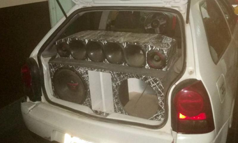 Veículo apreendido por som alto e um detido por desacato no São Caetano