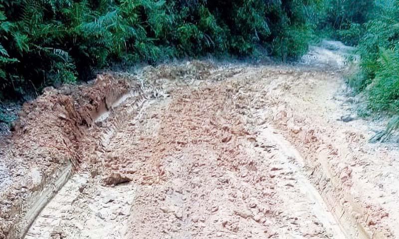 Há mais de dez dias isolados, moradores do Retiro  Grande pedem providências e conserto da estrada