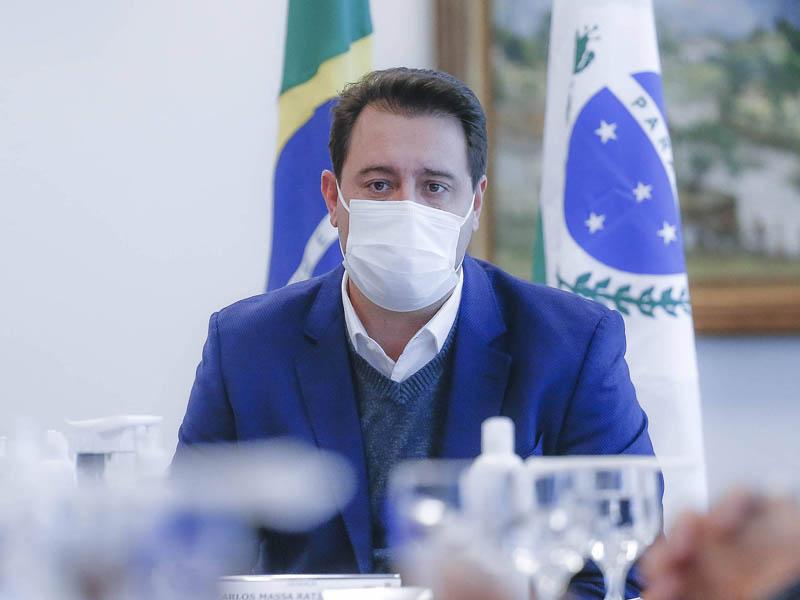 Novo decreto estadual passa toque de recolher para 20 horas e muda horários do comércio a partir de sexta-feira 