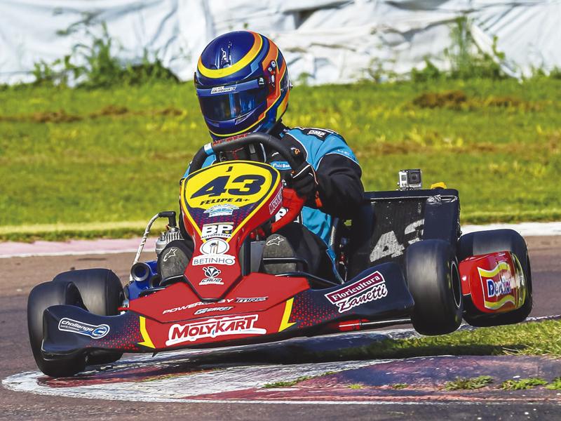 Atleta representará Campo Largo na maior competição de kart do mundo 
