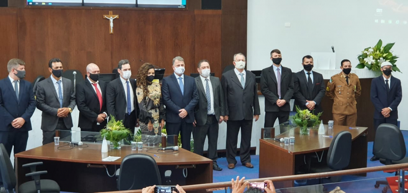 Vereadores tomam posse na Câmara Municipal