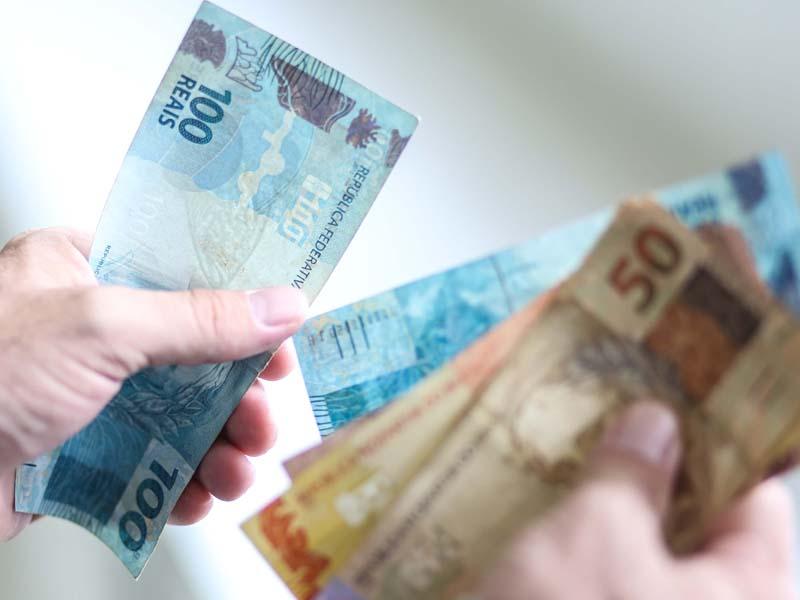 Salário mínimo regional será reajustado em 100% do INPC e deve partir de R$ 1,6 mil
