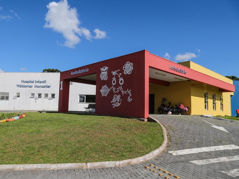 Hospital Waldemar Monastier comemora 12 anos e recebe R$ 855 mil em equipamentos 