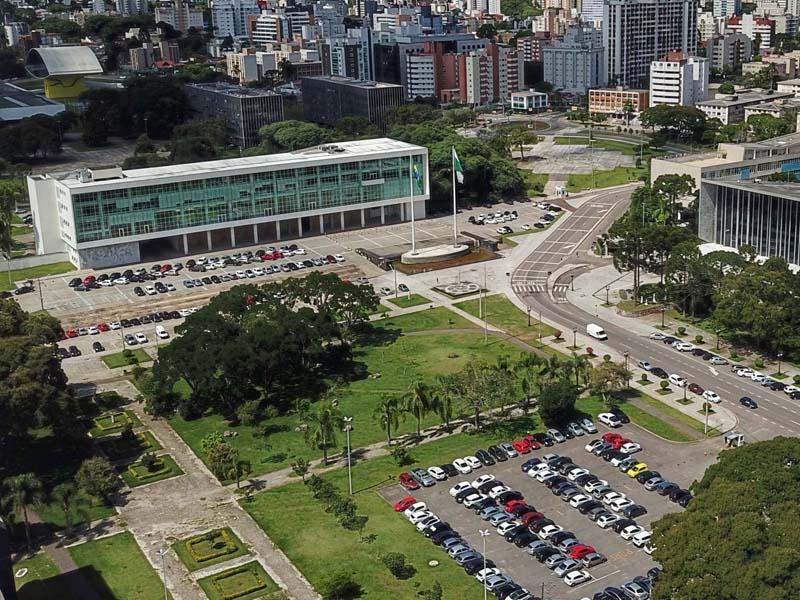 Governo oficializa projeto de lei para garantir reajuste do salário mínimo regional de 2022
