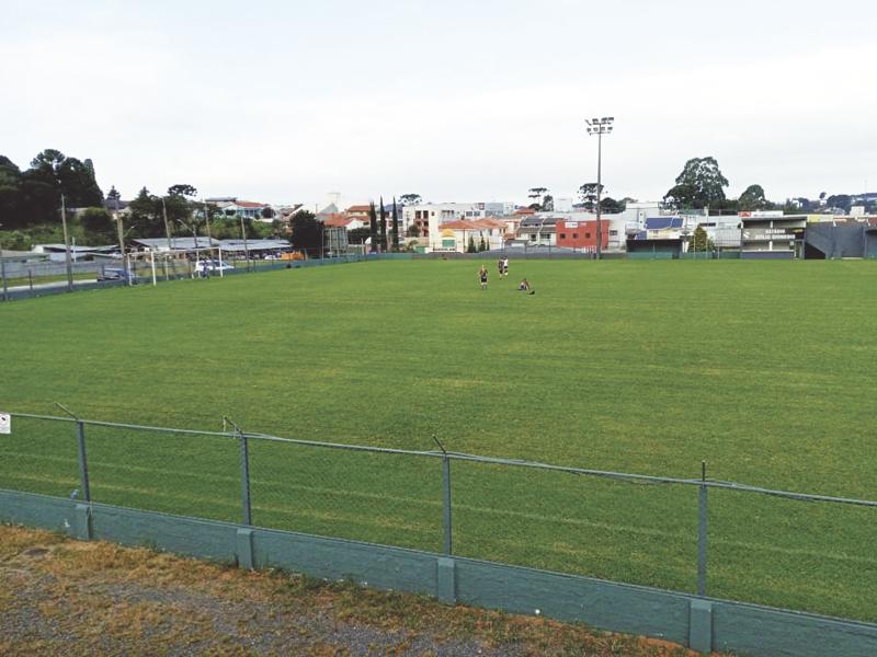 Preservação e qualidade do Estádio Atílio  Gionédis têm chamado atenção de times da capital