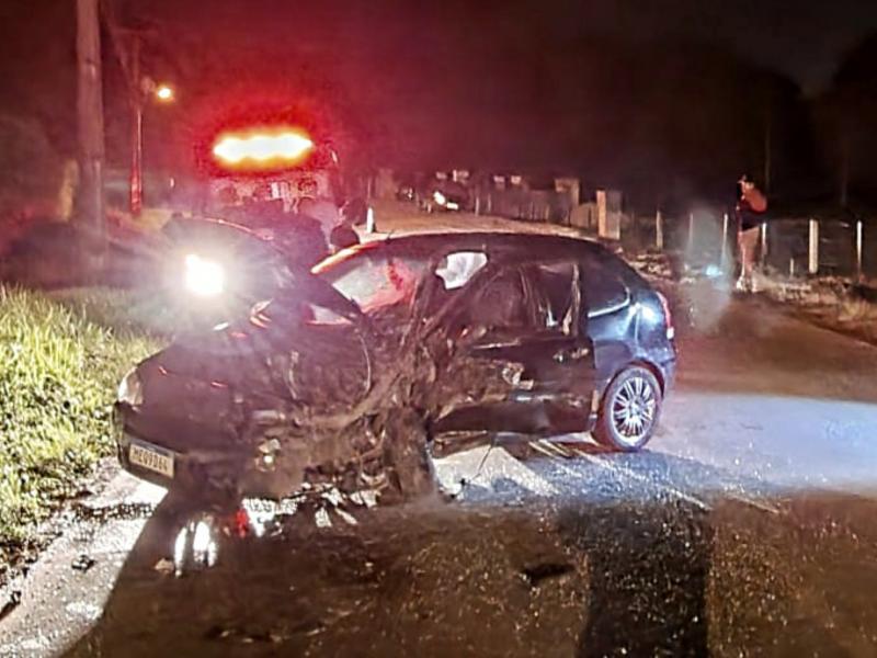 Colisão entre veículos na Estrada de Balsa Nova deixa duas pessoas feridas