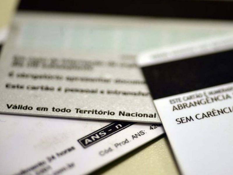 Doze planos de saúde têm comercialização suspensa a partir de hoje