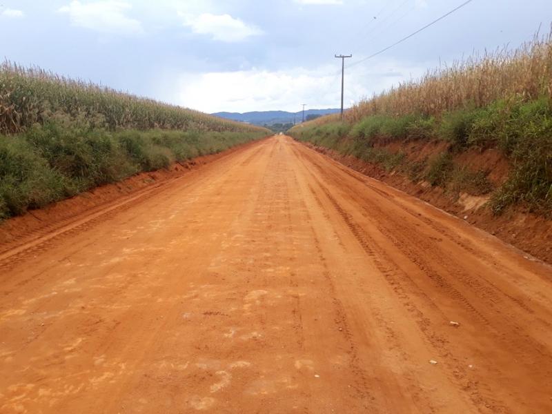 Estrada do Cerne recebe obras de conservação em trechos não pavimentados