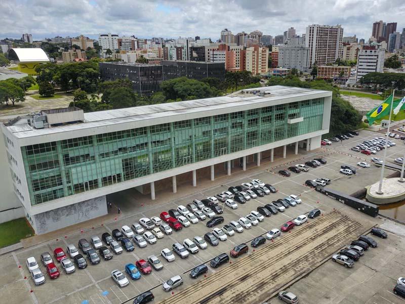 Governo propõe auxílio-alimentação de R$ 600 para mais 10,7 mil servidores efetivos