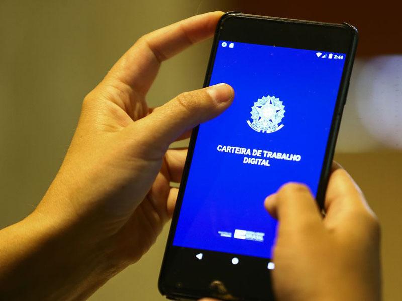 IBGE: desemprego cai e fica em 10,5% no trimestre encerrado em abril