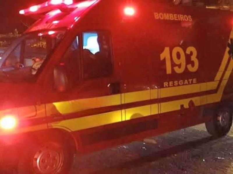 Jovem atleta do Fanático gravemente ferido em saída de pista e colisão em barranco na PR-423 