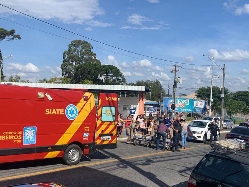 Jovem é atropelada em frente ao terminal 