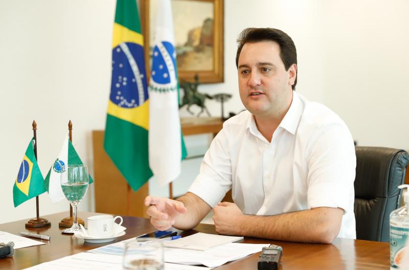 Governador sanciona lei que libera uso de máscaras em espaços abertos