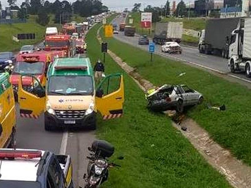 Bebê de 7 meses morre em capotamento de veículo na BR-116 no Paraná