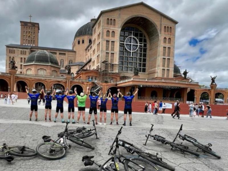 Grupo Campo-larguense percorre 320 Km na Pedalada da Fé e chega a Aparecida