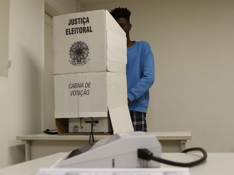 Posso votar no 2º turno se faltei ao primeiro?