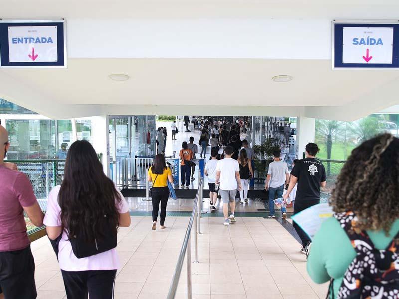 Pedido da taxa de isenção no Enem 2022 começa na segunda-feira