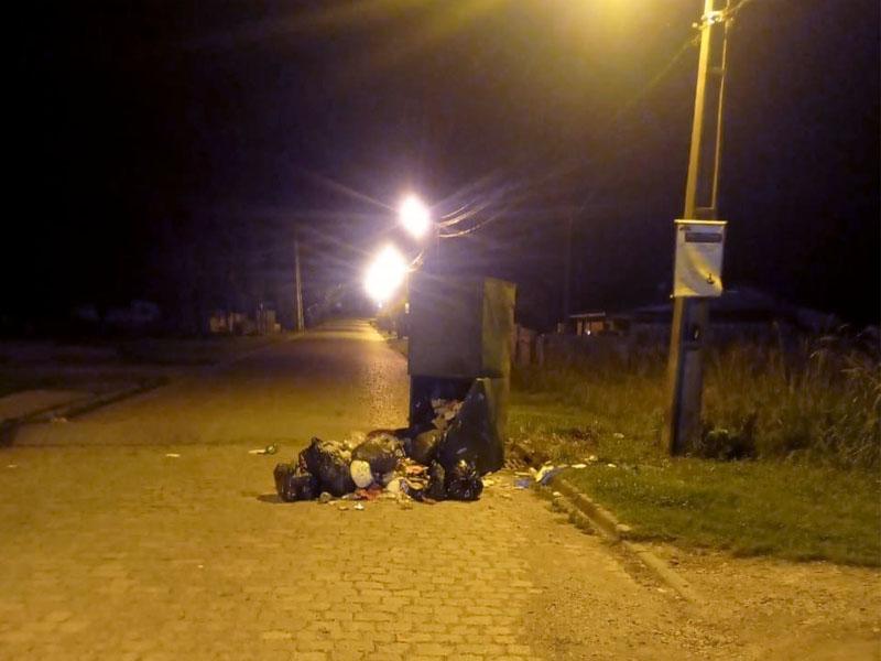 Homem comete vandalismo em São Luiz do Purunã e é procurado pela PM