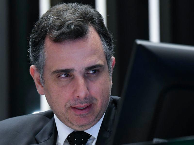 Presidente do Senado reúne líderes para viabilizar piso da enfermagem