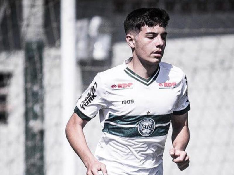Campo-larguense se destaca jogando na base do Coritiba