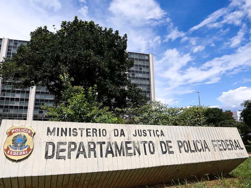 PF combate grupos investigados por tráfico internacional de cocaína