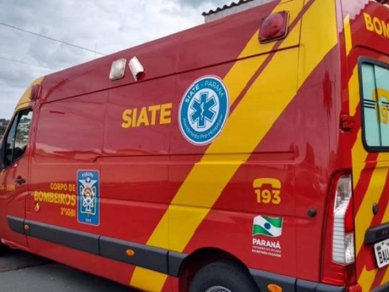 Colisão no Bugre envolvendo automóvel e caminhão deixa uma mulher ferida