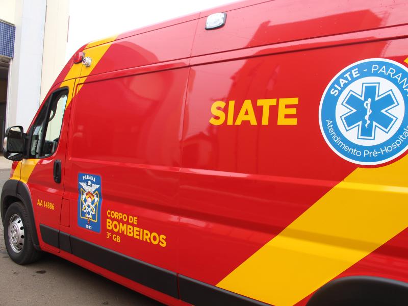 Acidente entre moto e bike deixa três feridos na BR-277 em Campo Largo