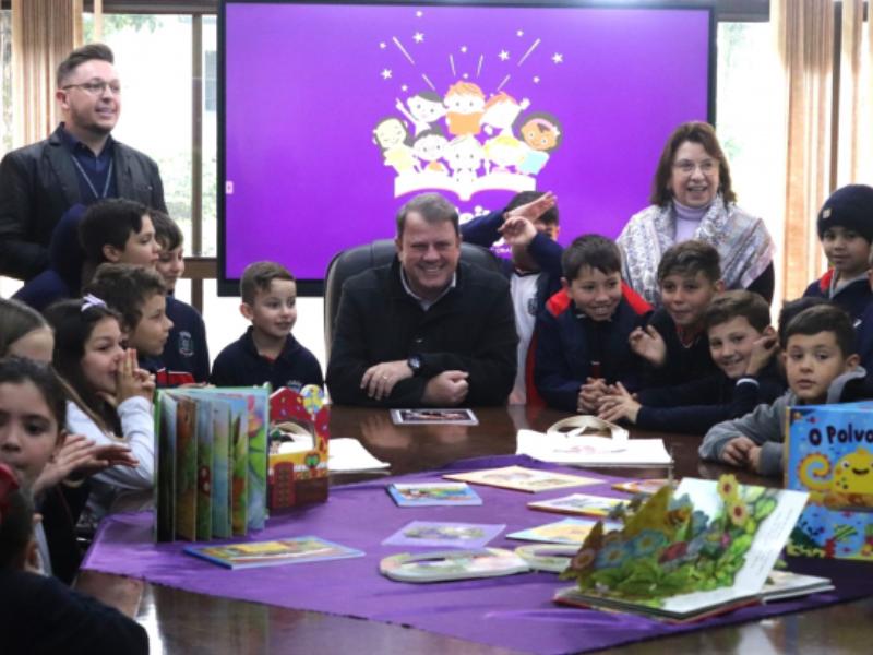 Leitura Mágica agora é lei e se torna programa de governo