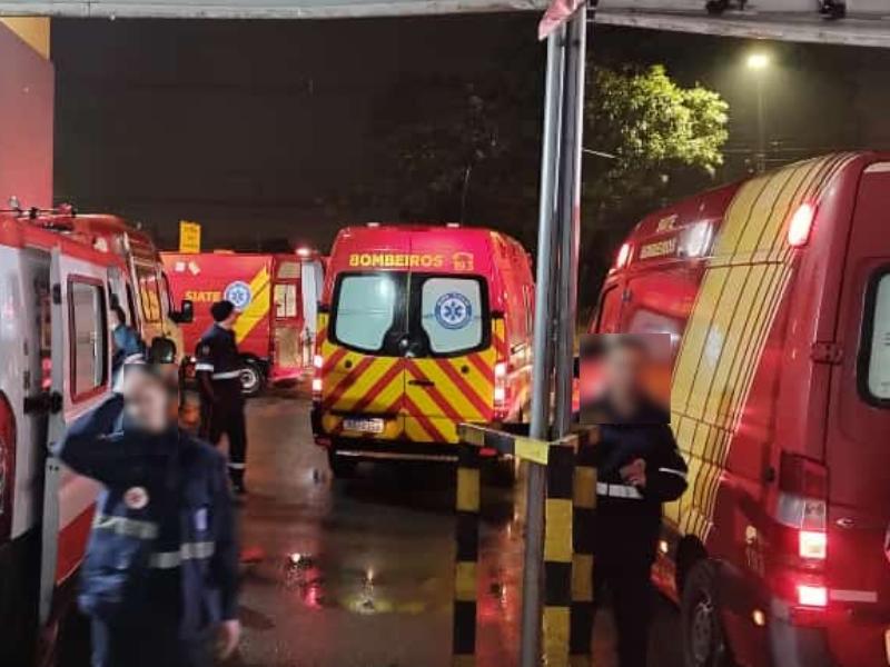 Bombeiros atendem motociclista em acidente em Campo Largo e ficam na fila em Curitiba 