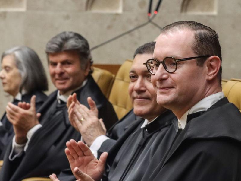 Cristiano Zanin é empossado no cargo de ministro do STF
