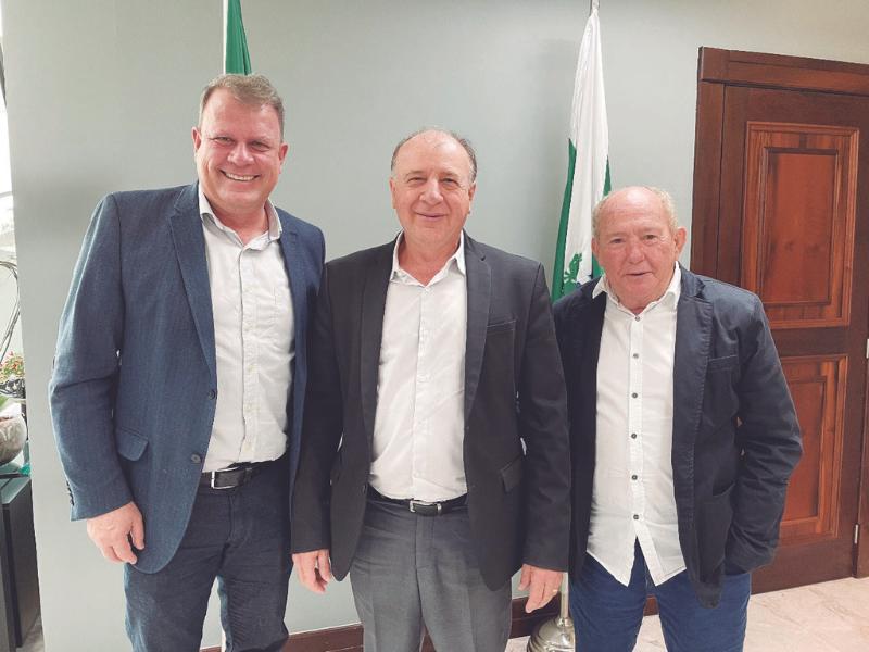 Ratinho Júnior confia presidência do PSD ao prefeito Maurício Rivabem
