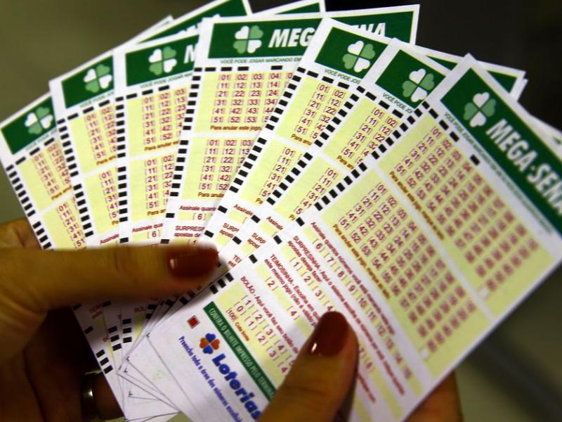 Mega-Sena acumula e prêmio vai a R$ 12 milhões